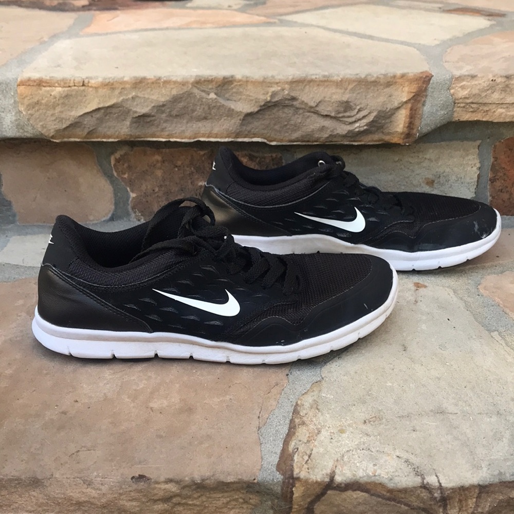Black Nike Running Shoes